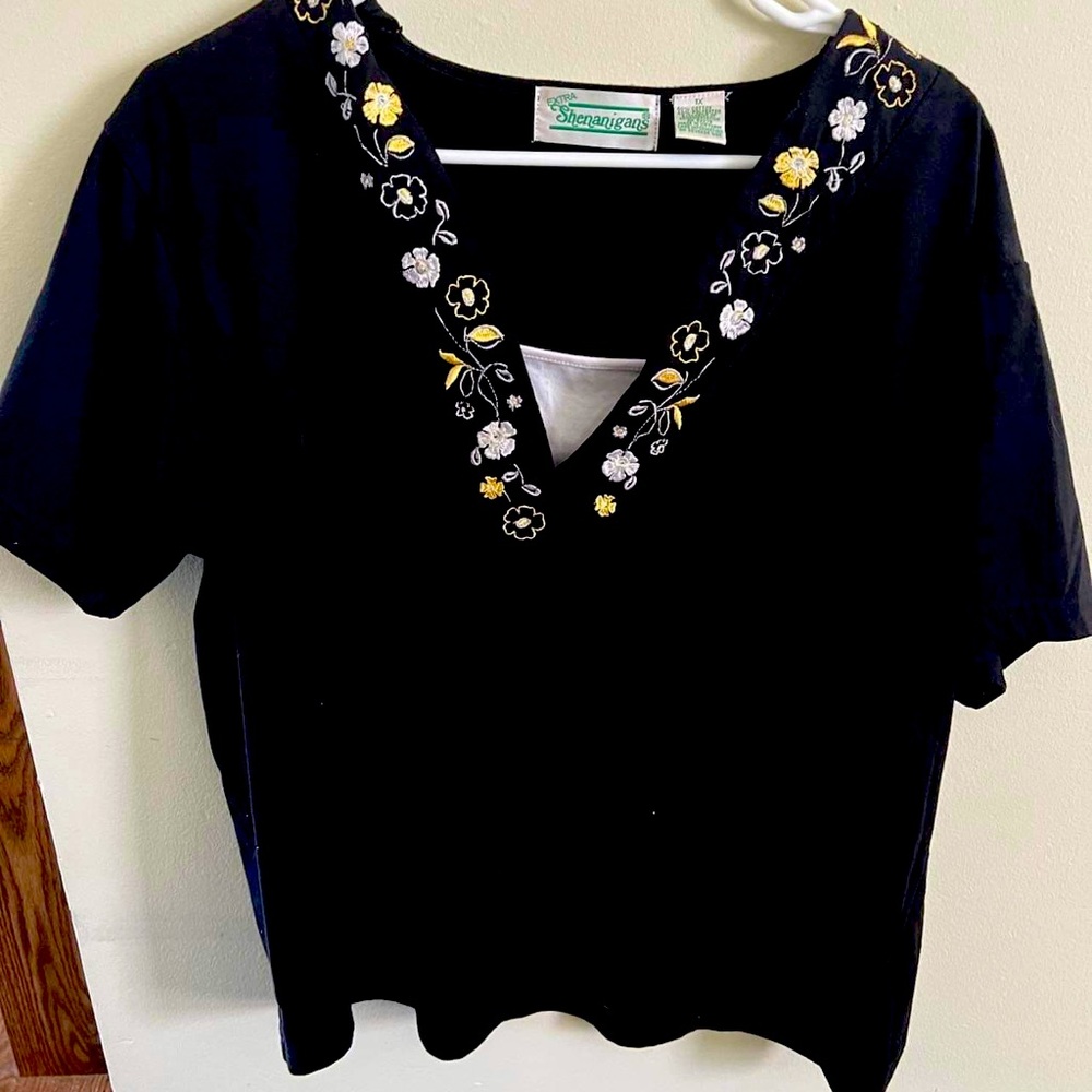 Extra Shenanigans Black with Yellow flower neckline sz 1x